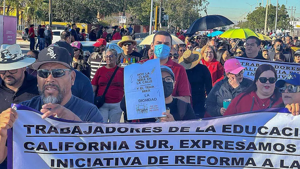 cuantas escuelas suspenderan clases